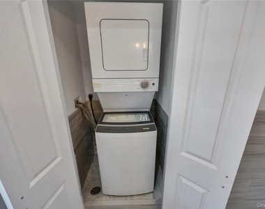 177 Waverly Avenue - Photo Thumbnail 18