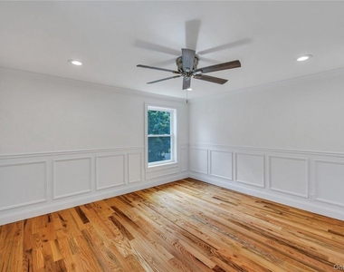 177 Waverly Avenue - Photo Thumbnail 4
