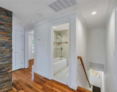 177 Waverly Avenue - Photo Thumbnail 12