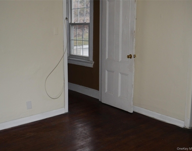19 Main Street - Photo Thumbnail 7