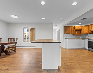 115 Maryland Avenue - Photo Thumbnail 6