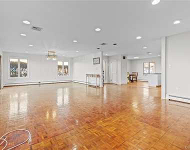 115 Maryland Avenue - Photo Thumbnail 3