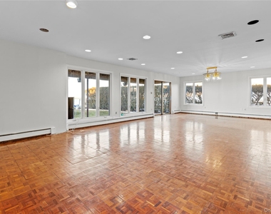115 Maryland Avenue - Photo Thumbnail 4