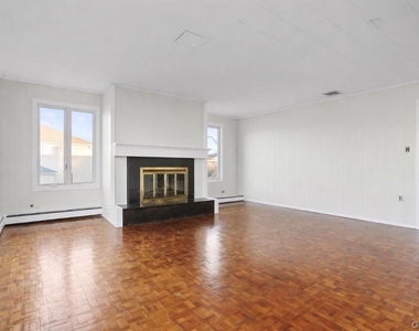 115 Maryland Avenue - Photo Thumbnail 12