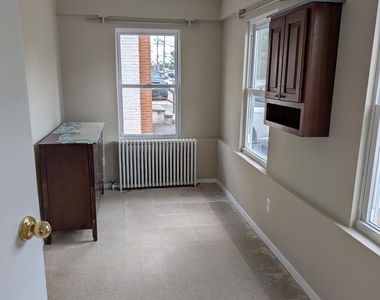 136 Duffy Avenue - Photo Thumbnail 4
