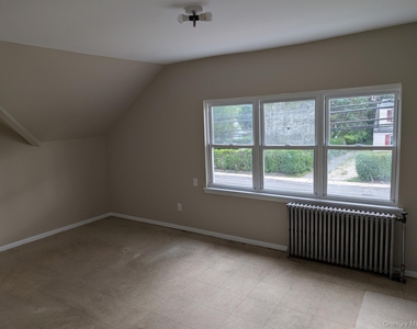136 Duffy Avenue - Photo Thumbnail 5