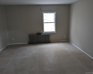 136 Duffy Avenue - Photo Thumbnail 3