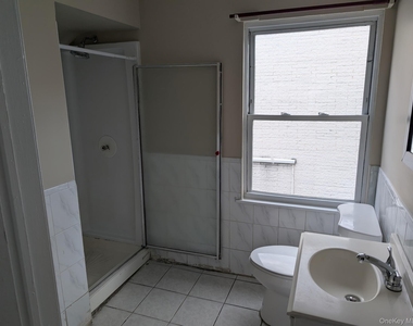 136 Duffy Avenue - Photo Thumbnail 2