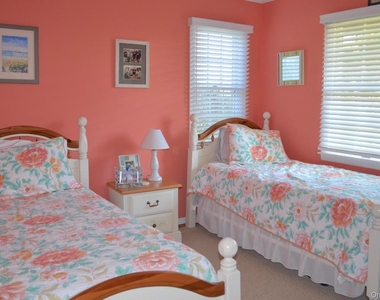 16 Grant Boulevard - Photo Thumbnail 6