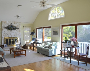 16 Grant Boulevard - Photo Thumbnail 2