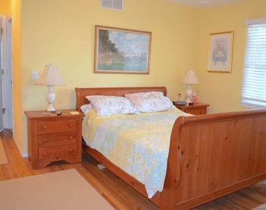 16 Grant Boulevard - Photo Thumbnail 5