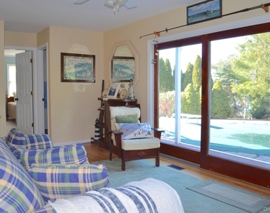 16 Grant Boulevard - Photo Thumbnail 9