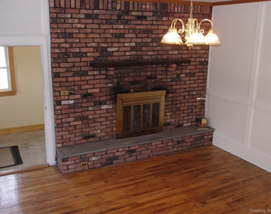 953 Ripley Lane - Photo Thumbnail 3