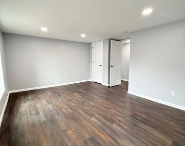 19 Lee Avenue - Photo Thumbnail 6