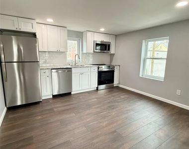 19 Lee Avenue - Photo Thumbnail 2