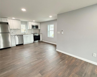 19 Lee Avenue - Photo Thumbnail 4