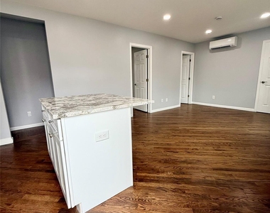 19 Lee Avenue - Photo Thumbnail 4