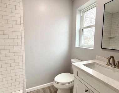 19 Lee Avenue - Photo Thumbnail 7