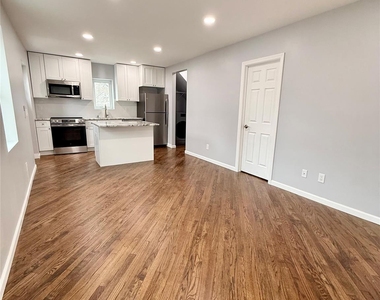 19 Lee Avenue - Photo Thumbnail 2