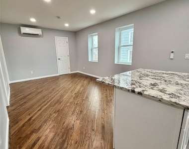 19 Lee Avenue - Photo Thumbnail 3