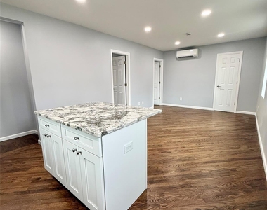 19 Lee Avenue - Photo Thumbnail 5