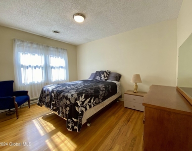 12 Lakewood Drive - Photo Thumbnail 11