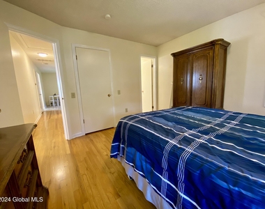12 Lakewood Drive - Photo Thumbnail 8