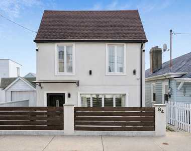 84 Gotham Avenue - Photo Thumbnail 12