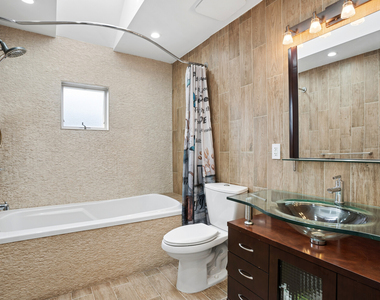 84 Gotham Avenue - Photo Thumbnail 9