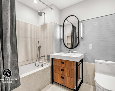 222 E Broadway - Photo Thumbnail 4