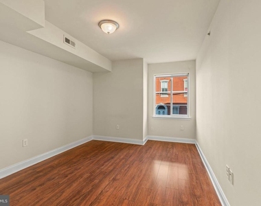 1724 W Master Street - Photo Thumbnail 7