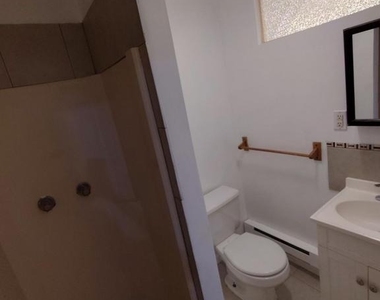 1607 Page Street - Photo Thumbnail 7