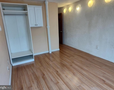 1607 Page Street - Photo Thumbnail 3