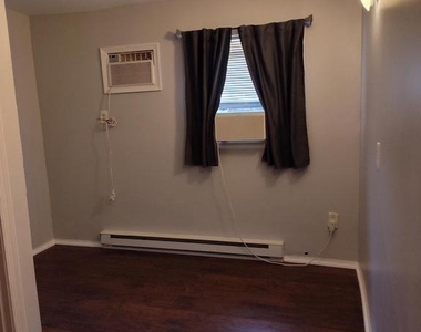 1607 Page Street - Photo Thumbnail 10