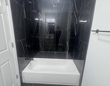 5012 W Stiles Street - Photo Thumbnail 4