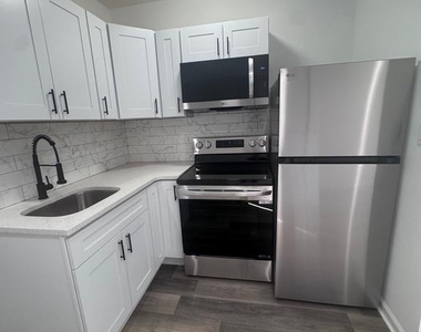 5012 W Stiles Street - Photo Thumbnail 2