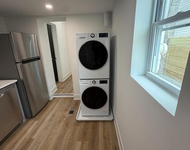 2037 N 9th St - Photo Thumbnail 7