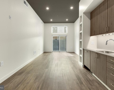 525 N 41st Street - Photo Thumbnail 8