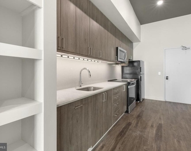 525 N 41st Street - Photo Thumbnail 4