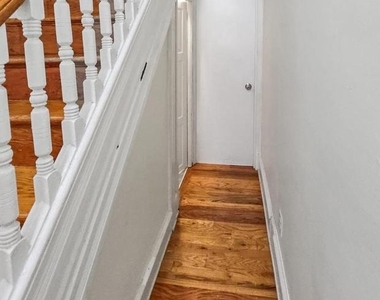 637 N 32nd Street - Photo Thumbnail 1