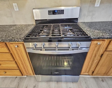 637 N 32nd Street - Photo Thumbnail 9