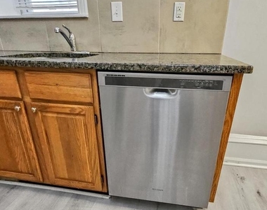 637 N 32nd Street - Photo Thumbnail 11