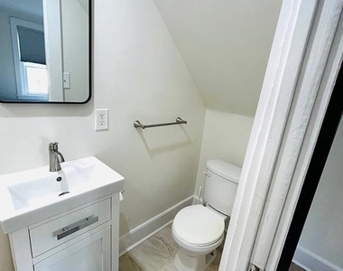 525 N Broad Street - Photo Thumbnail 6