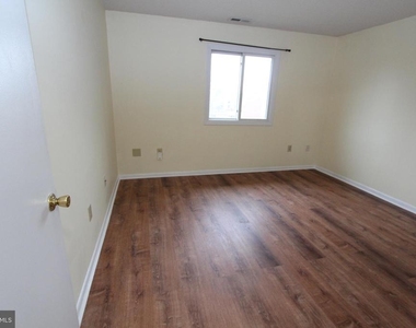 5012 Ravens Crest Dr - Photo Thumbnail 9