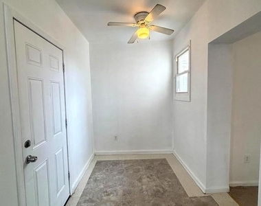 49 Hopkins Street - Photo Thumbnail 4