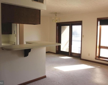 44759 Woodlake Court - Photo Thumbnail 6