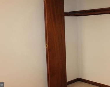 44759 Woodlake Court - Photo Thumbnail 15