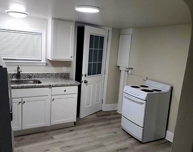 480 W South Street - Photo Thumbnail 3