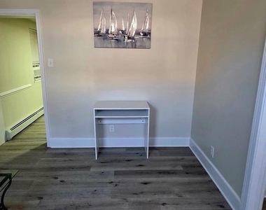 480 W South Street - Photo Thumbnail 6