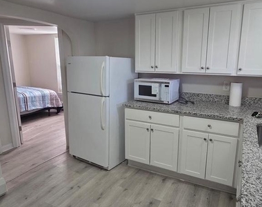 480 W South Street - Photo Thumbnail 2